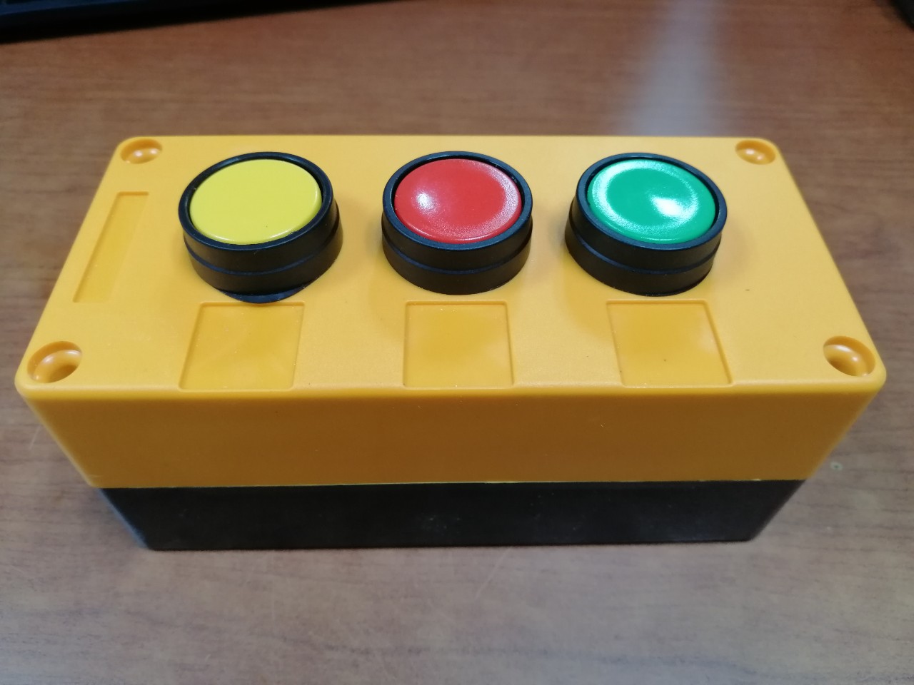 hộp nút bấm điều khiển barie  3 nút